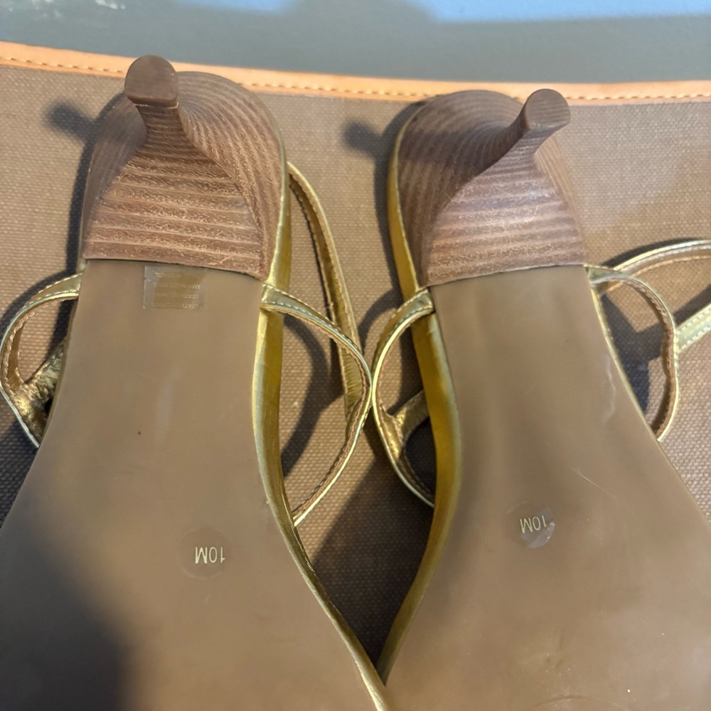 Tory Burch Gold Metallic Kitten Heels 10 Strappy - Picture 13 of 15